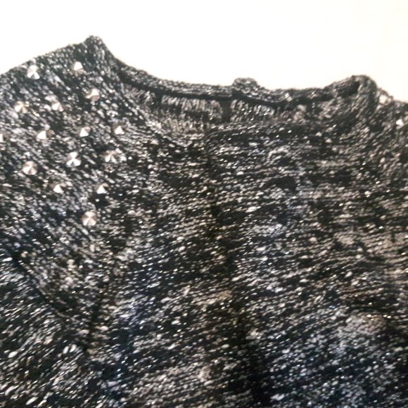Chanel style metallic knit sweater with shoulder studs - Picture 3 of 6